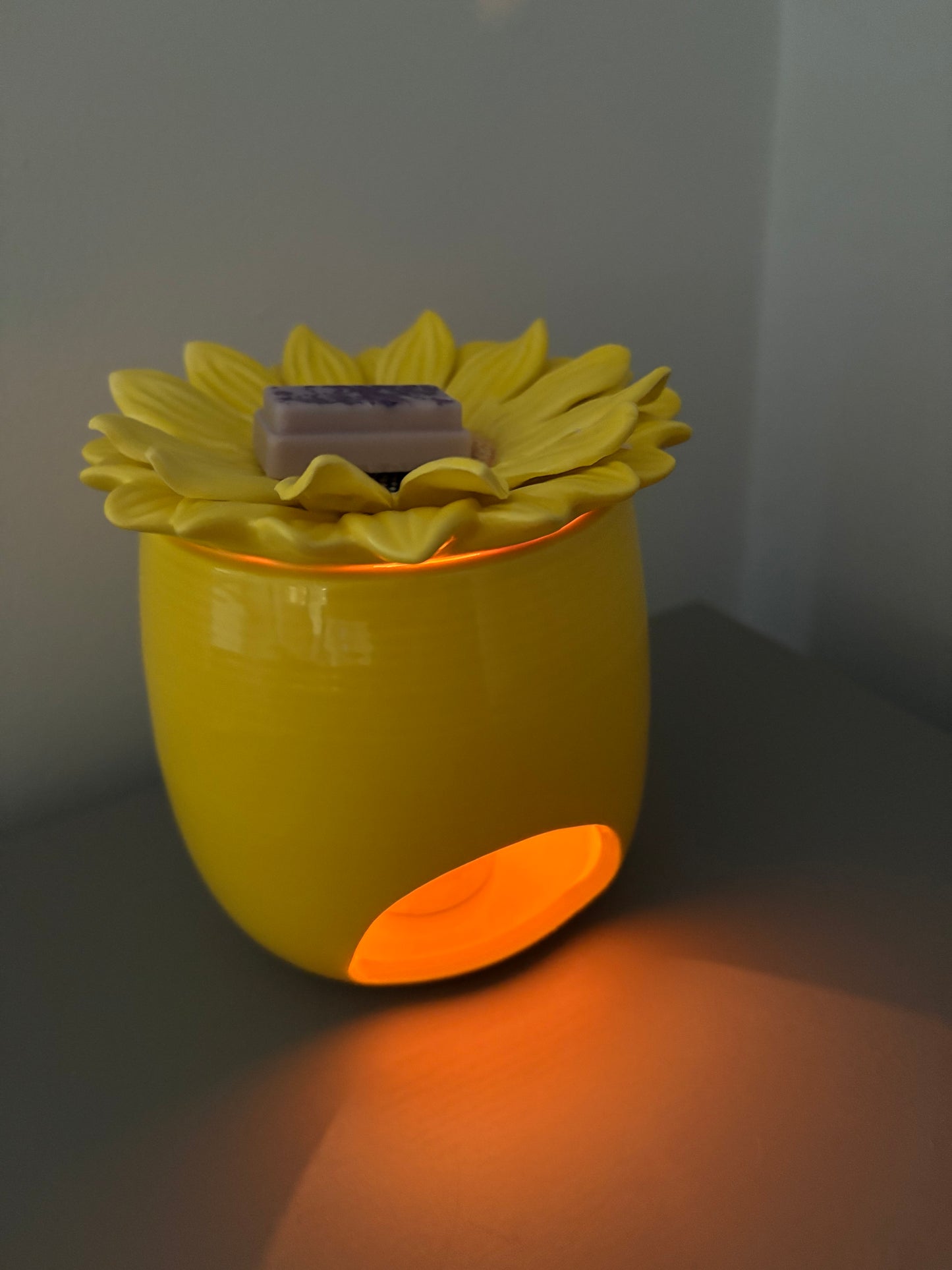 Sunflower wax burner