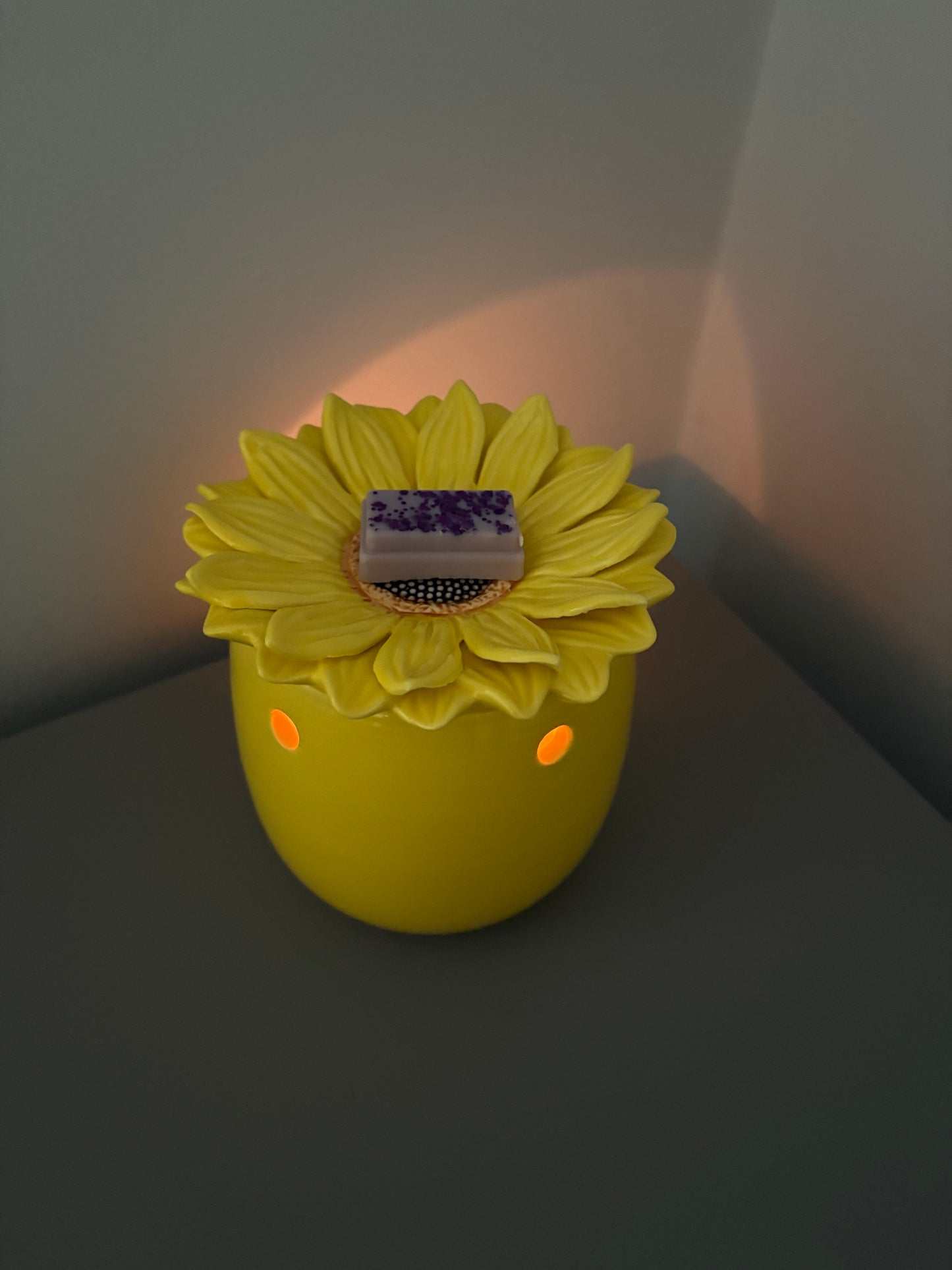 Sunflower wax burner