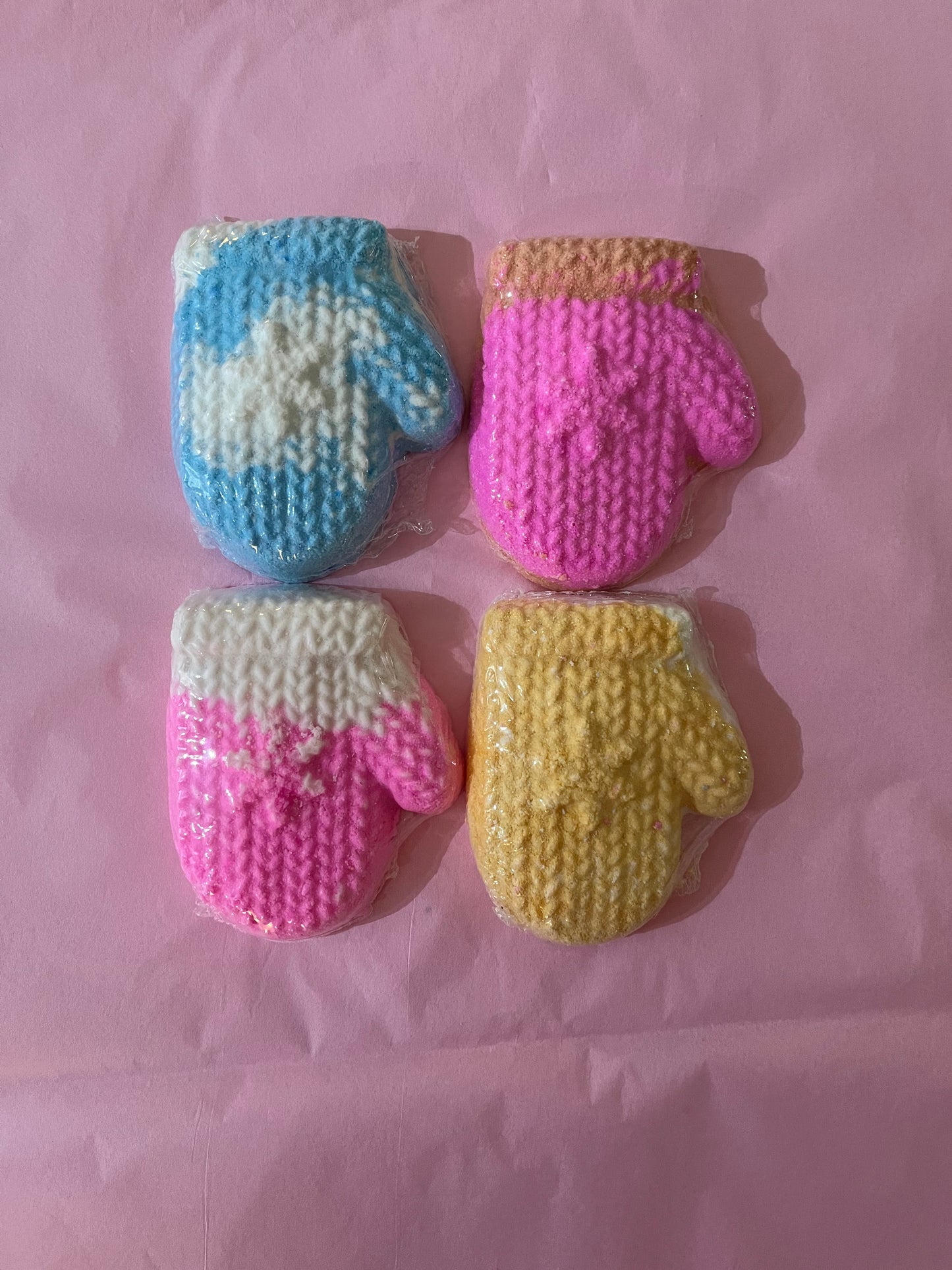 Mitten bath bomb