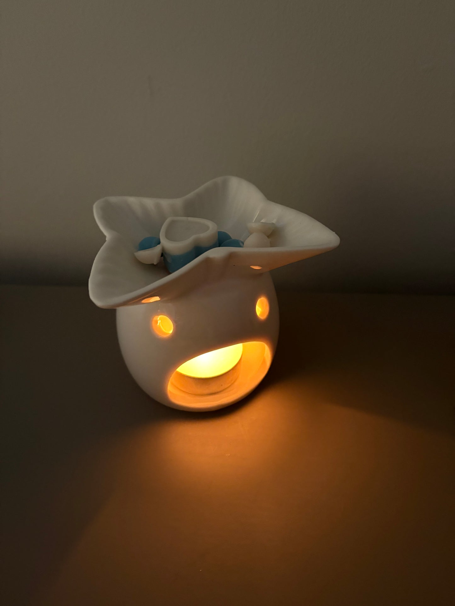 Butterfly wax burner